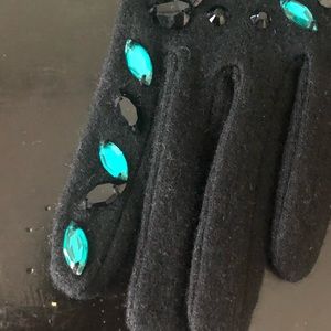 H&M Accessories - Black Gloves with Gemstones H&M Accessories - Black Gloves with Gemstones